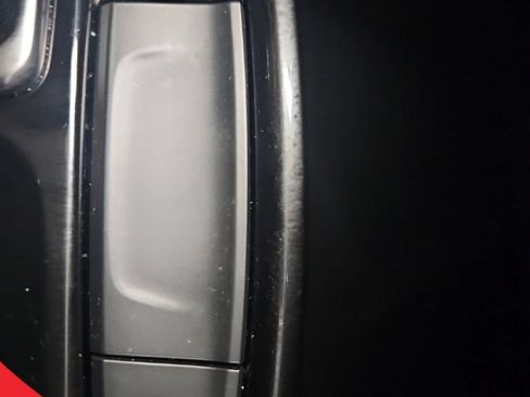 Used 2025 Chevrolet Trax LT FWD image 25