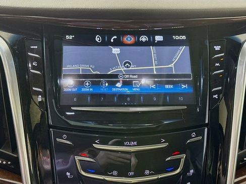 Used 2019 Cadillac Escalade Premium Luxury image 13