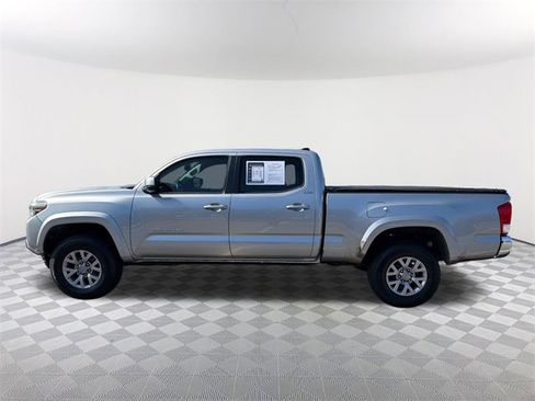 Used 2016 Toyota Tacoma SR5 w/ SR5 Appearance Package (SN) image 8