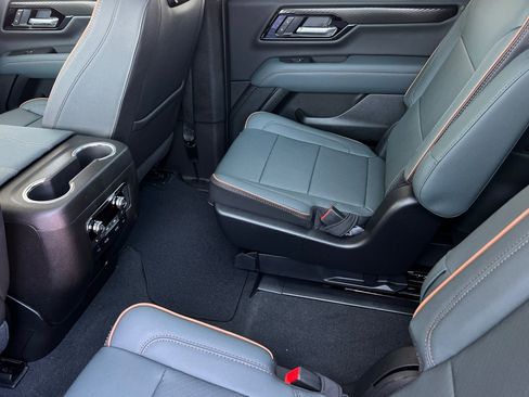 New 2026 GMC Yukon AT4 w/ AT4 Premium Plus Package AWD/4WD image 10