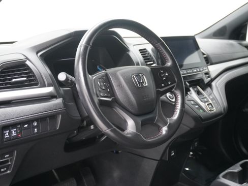 Used 2024 Honda Odyssey Sport image 9