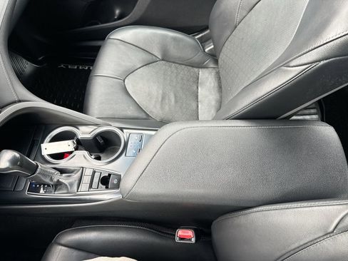 Used 2018 Toyota Camry XSE image 21