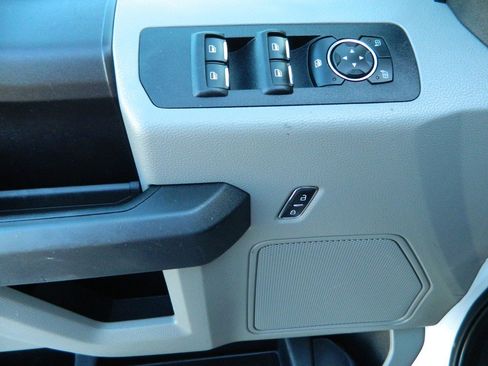 Used 2019 Ford F150 XL w/ Equipment Group 101A Mid AWD/4WD image 17