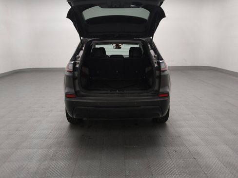 Used 2021 Jeep Cherokee Latitude Plus FWD image 29