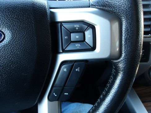 Used 2015 Ford F150 Lariat w/ Equipment Group 502A Luxury AWD/4WD image 16