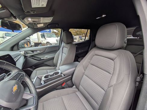 Used 2025 Chevrolet Equinox LT image 22