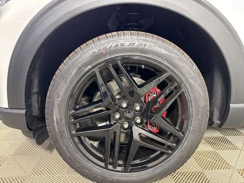 New 2026 Ford Explorer ST-Line w/ ST-Line Street Pack image 30