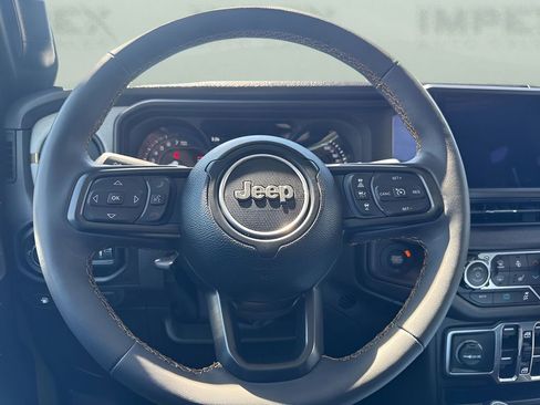 Used 2024 Jeep Wrangler Unlimited w/ Convenience Group AWD/4WD image 13