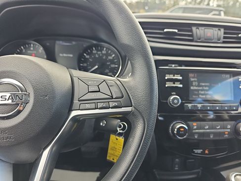 Used 2017 Nissan Rogue S image 21