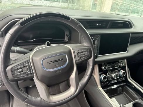 Used 2024 GMC Yukon XL Denali w/ Advanced Technology Package AWD/4WD image 8