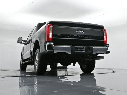 New 2026 Ford F250 XLT w/ FX4 Off-Road Package image 49