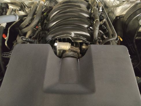 Used 2015 Chevrolet Silverado 1500 LT AWD/4WD image 30