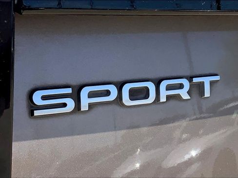 Used 2016 Land Rover Discovery Sport HSE image 10