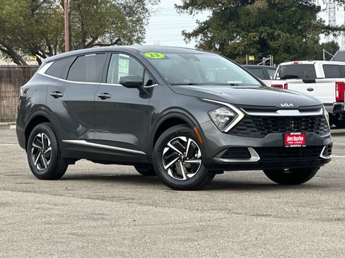 Used 2023 Kia Sportage LX image 2