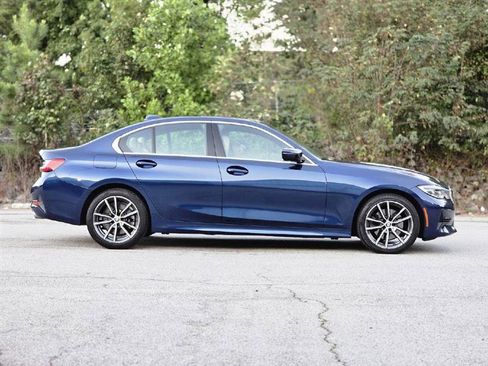 Used 2019 BMW 330i xDrive Sedan w/ Convenience Package image 12