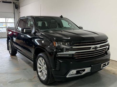 Used 2020 Chevrolet Silverado 1500 High Country w/ Technology Package AWD/4WD image 5