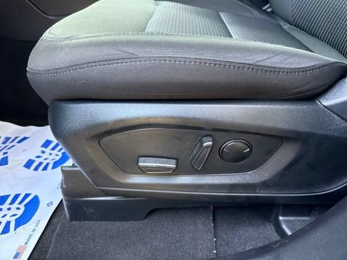 Used 2024 Ford Explorer XLT AWD/4WD image 12