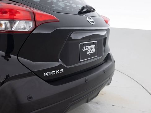 Used 2020 Nissan Kicks S FWD image 16