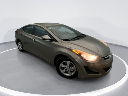 Used 2015 Hyundai Elantra SE FWD image 1