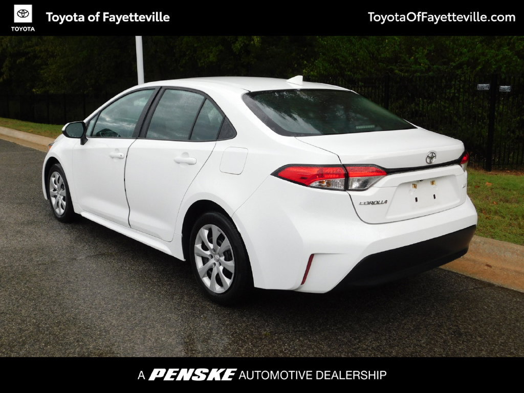 Used 2025 Toyota Corolla LE FWD image 3