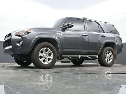 Used 2019 Toyota 4Runner SR5 Premium image 12