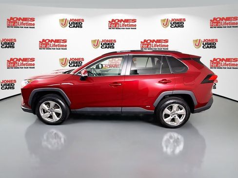 Certified 2021 Toyota RAV4 XLE Premium AWD/4WD image 15
