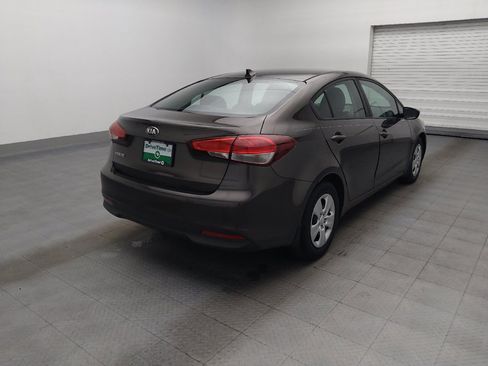 Used 2017 Kia Forte LX FWD image 9