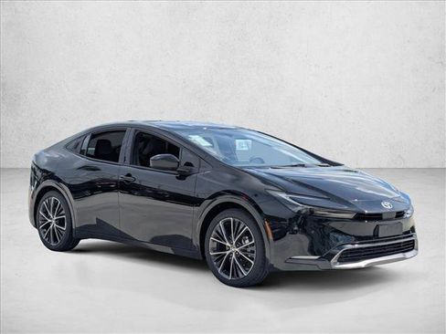 Used 2026 Toyota Prius XLE image 7