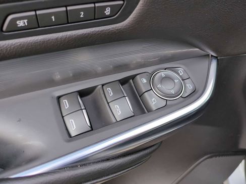 Used 2025 Cadillac XT4 Premium Luxury image 23