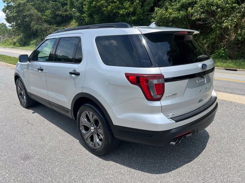 Used 2018 Ford Explorer Sport w/ Ford Safe & Smart Package AWD/4WD image 4