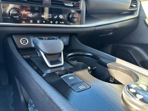 Used 2023 Nissan Rogue SV image 28