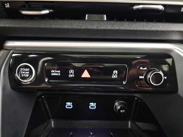 Used 2025 Audi Q5 Prestige AWD/4WD image 23