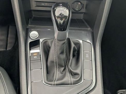 Used 2024 Volkswagen Tiguan SE image 24