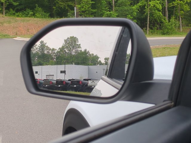 Used 2023 Ford Explorer XLT AWD/4WD image 18