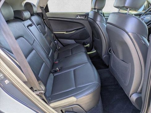 Used 2021 Hyundai Tucson Limited FWD image 19
