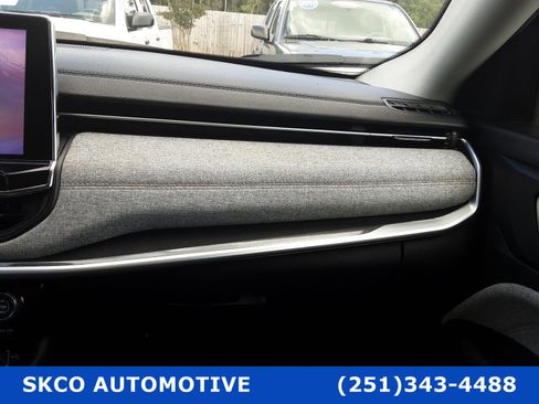 Used 2022 Jeep Compass Latitude w/ Mopar Graphics Package image 24