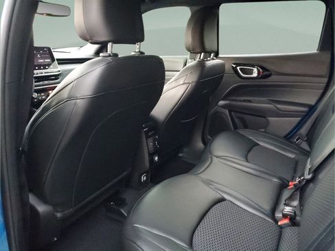 Used 2026 Jeep Compass Latitude image 9