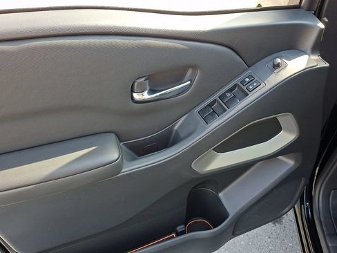 Used 2023 Nissan Frontier SV AWD/4WD image 15