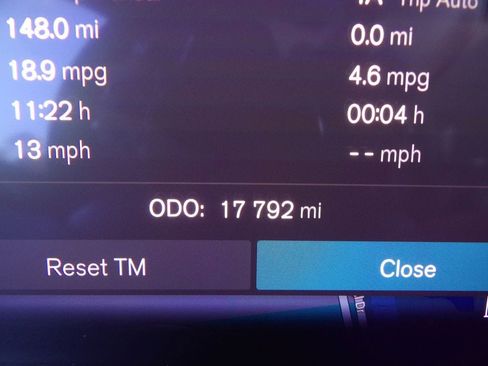 Certified 2025 Volvo XC60 B5 Plus AWD/4WD image 21