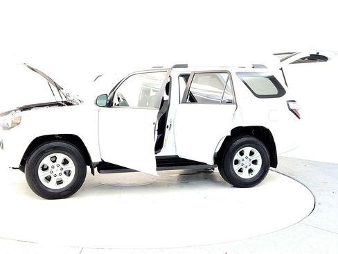 Used 2024 Toyota 4Runner SR5 image 10