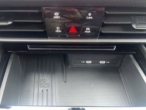 Certified 2026 Volkswagen Atlas SE image 24