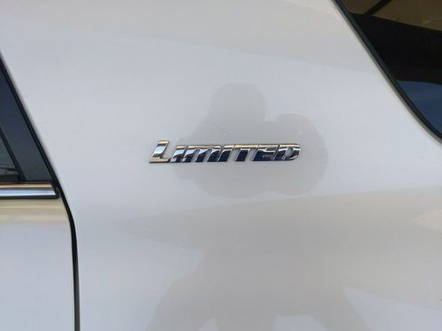 Used 2022 Toyota 4Runner Limited AWD/4WD image 11