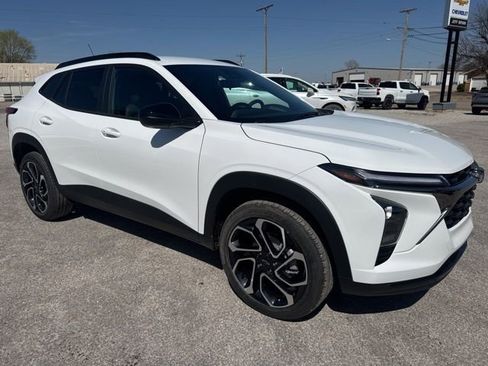 New 2026 Chevrolet Trax RS FWD image 4