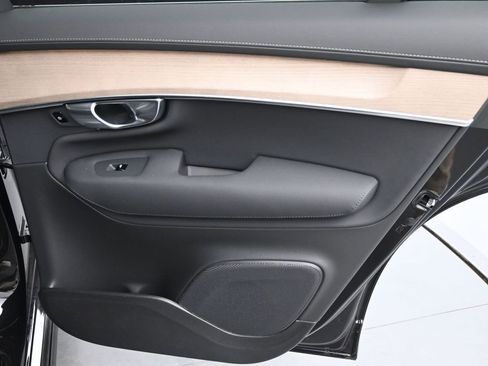 New 2026 Volvo XC90 B5 Plus AWD/4WD image 15