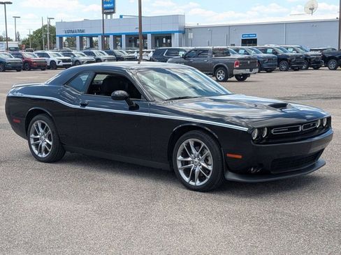 Used 2022 Dodge Challenger GT image 3
