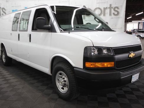 Used 2022 Chevrolet Express 2500 Extended w/ Driver Convenience Package RWD image 11