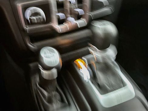 Used 2019 Jeep Wrangler Unlimited Sport S AWD/4WD image 18