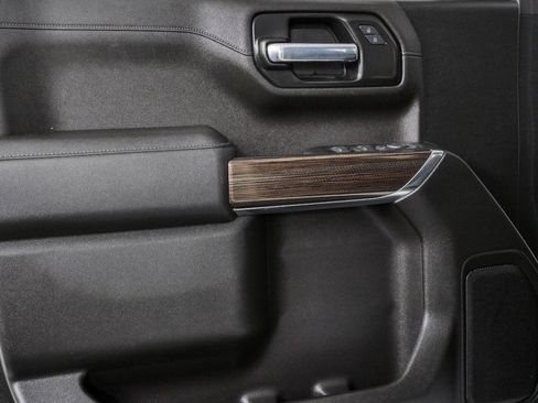 Certified 2021 Chevrolet Silverado 1500 LT w/ Z71 Off-Road Package AWD/4WD image 6