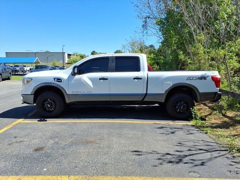 Used 2018 Nissan Titan PRO-4X w/ Pro-4x Utility Package AWD/4WD image 4