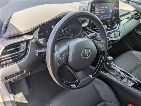 Used 2021 Toyota C-HR Limited FWD image 10